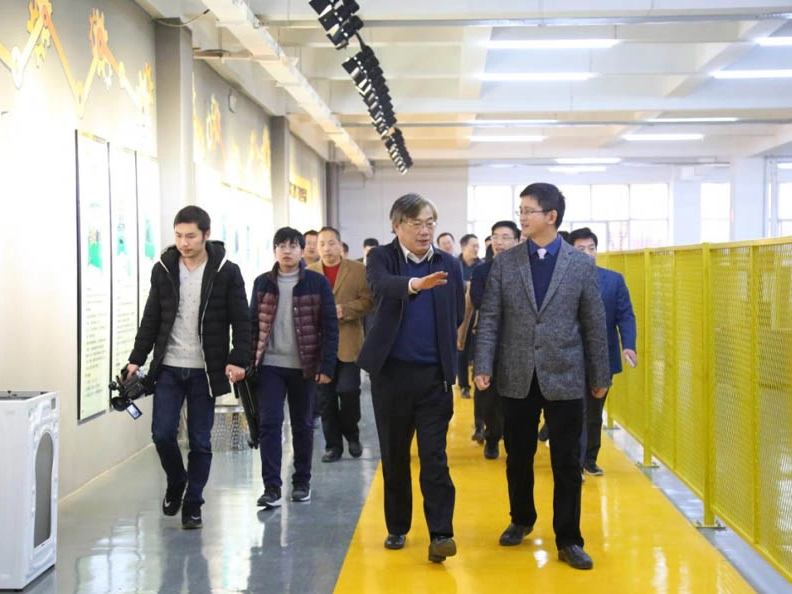  'أجمل عامل علمي وتكنولوجي في منطقة Xishan ' Zhou Lifeng 丨 الثبات هو الجوهر والابتكار اليومي هو الطريق